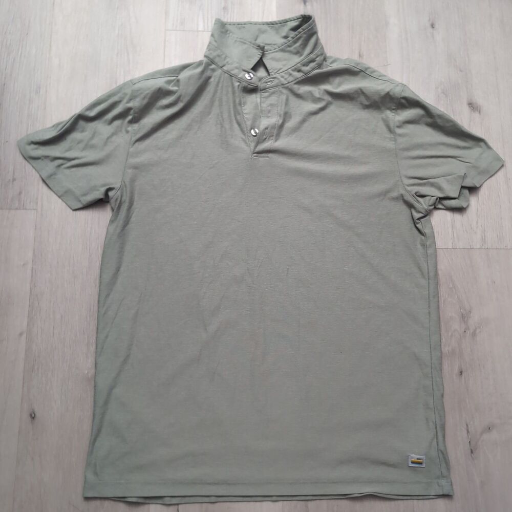 Vuori Polo Shirt Mens Medium Knit Short Sleeve Casual Lightweight